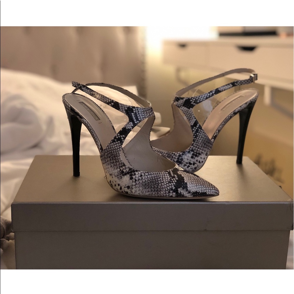 GIORGIO ARMANI authentic Snakeskin pump